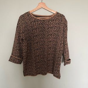 Tahari leopard sweater / size M / 3/4 length sleeves